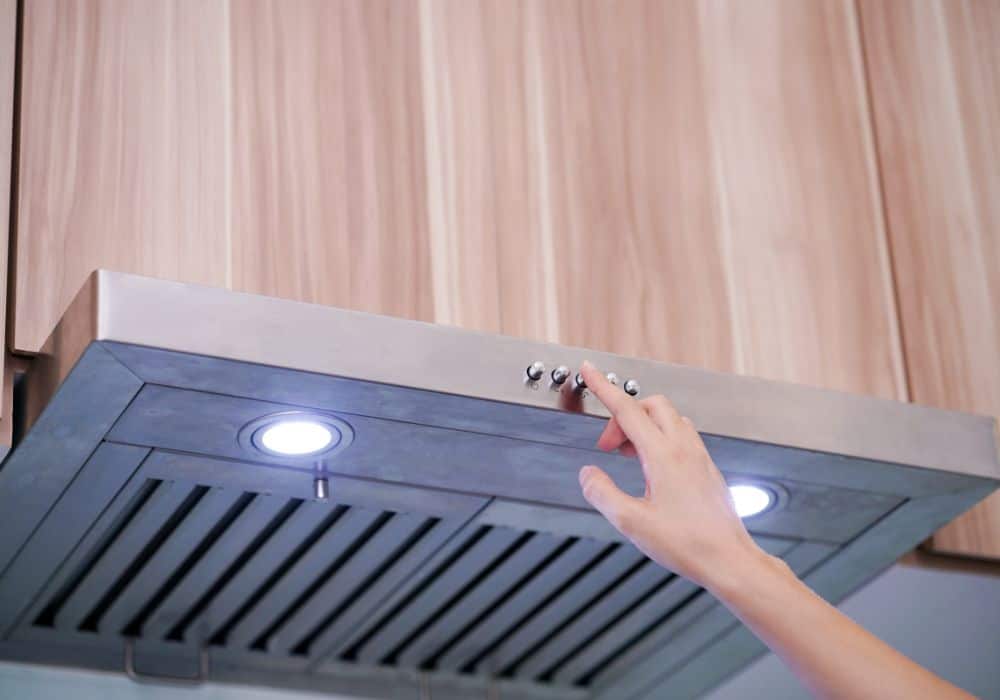 Considerations-to-Keep-in-Mind-Before-Replacing-Your-Range-Hood-Lights