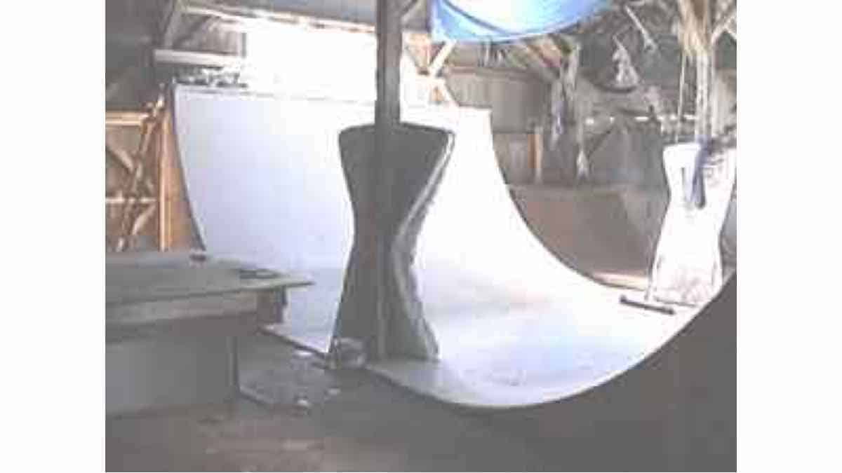 Half Pipe Vertical Skateboard Ramp