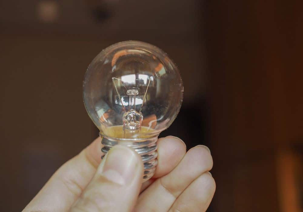Incandescent-Light-bulb