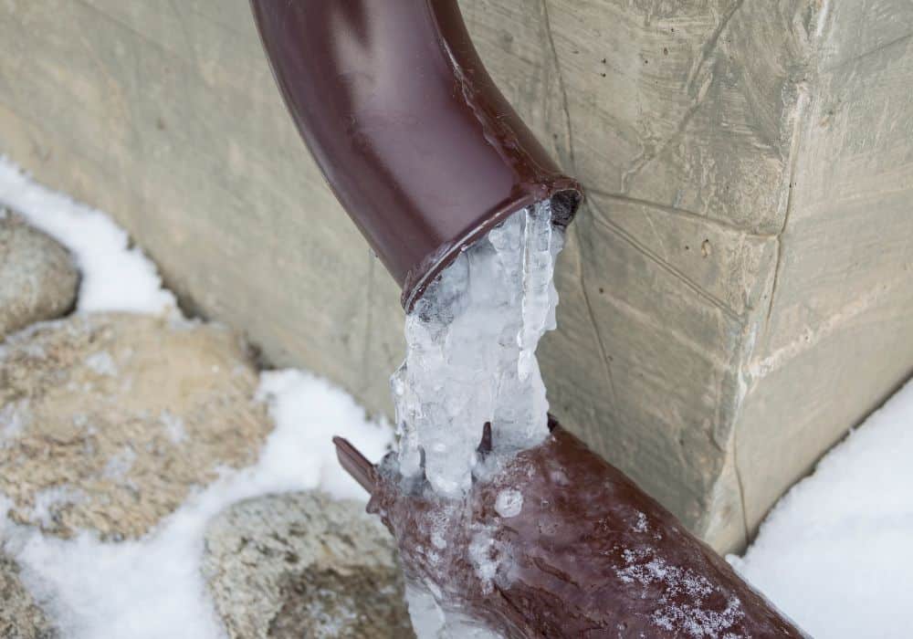 How to Thaw a Drain Pipe Efficiently