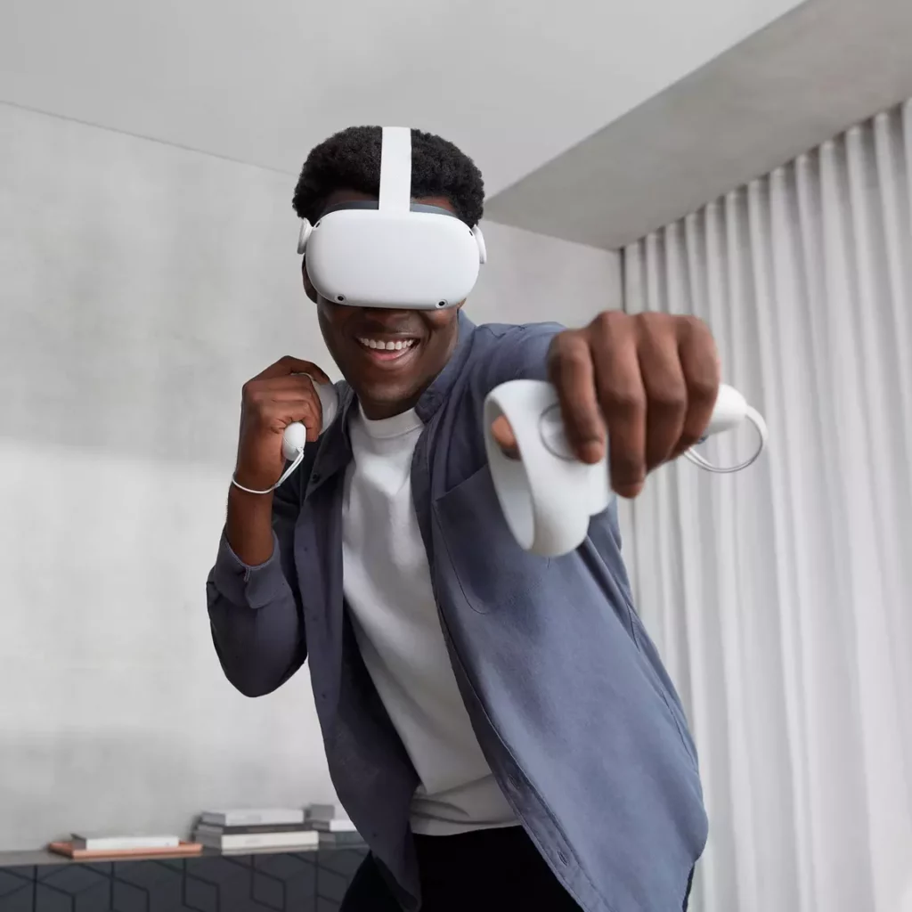 Casting Oculus Quest 2 to Roku TV Using a Smartphone and the Oculus Mobile App